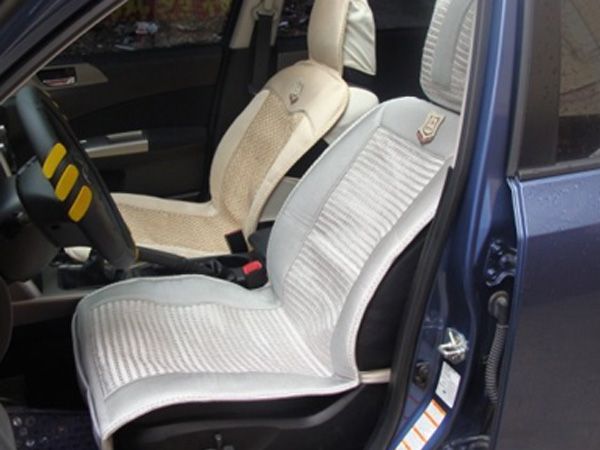 汽車坐墊如何安裝固定？